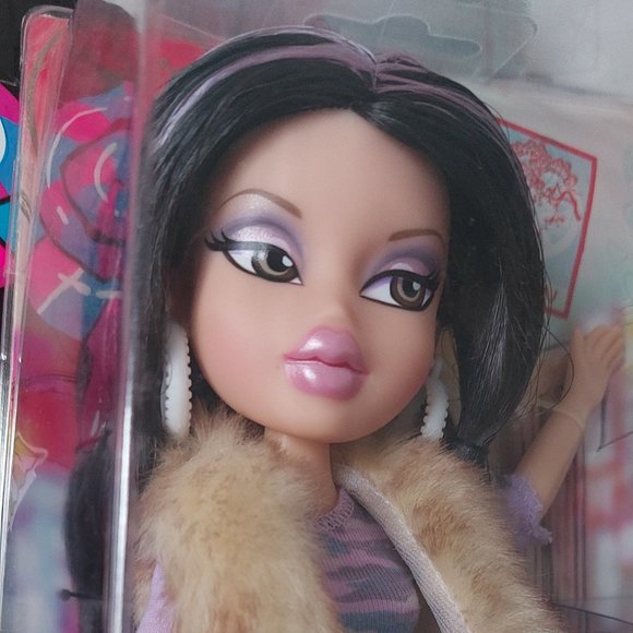 BRATZ STYLIN' IN THE CITY JADE - Picture 2 of 7